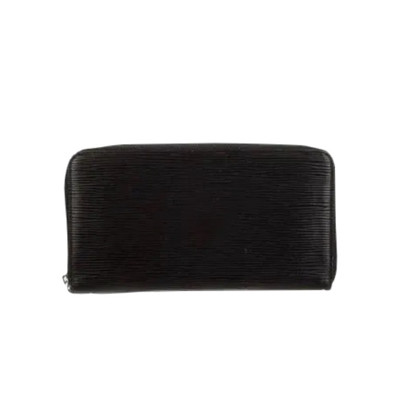Louis Vuitton Zippy Wallet in Epi Leather